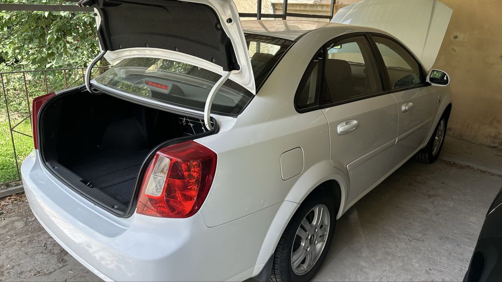 Lacetti 1.8 автомат 3 позиция, 40000 пробег