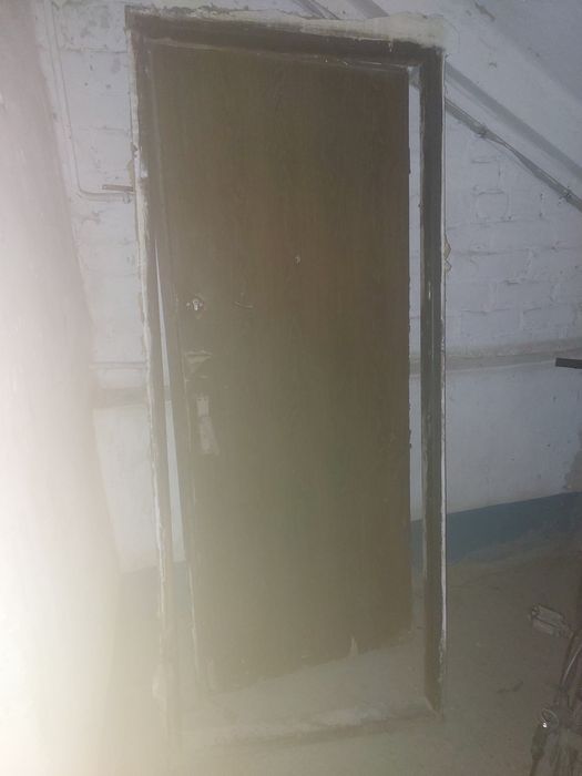 Продам дверь жилезная