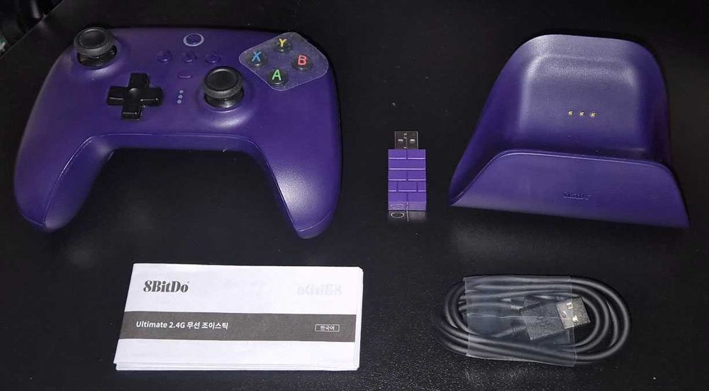 Controller 8bitdo Ultimate 2.4G Mov impecabil