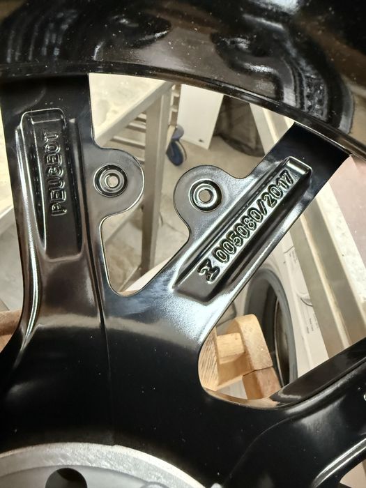 Нови оригинални джанти Peugeot 17 цола - 2бр.