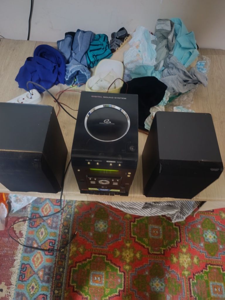 Muzikalniy sentr LG sotiladi xolati yaxshi