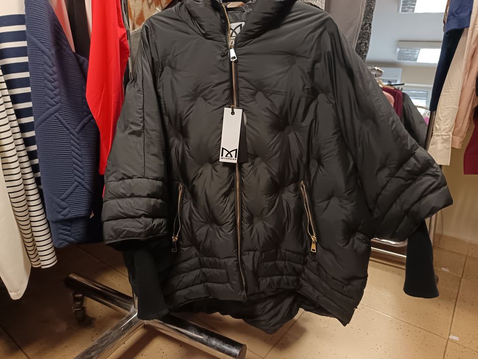 Дамско яке с плетени ръкави  ххл