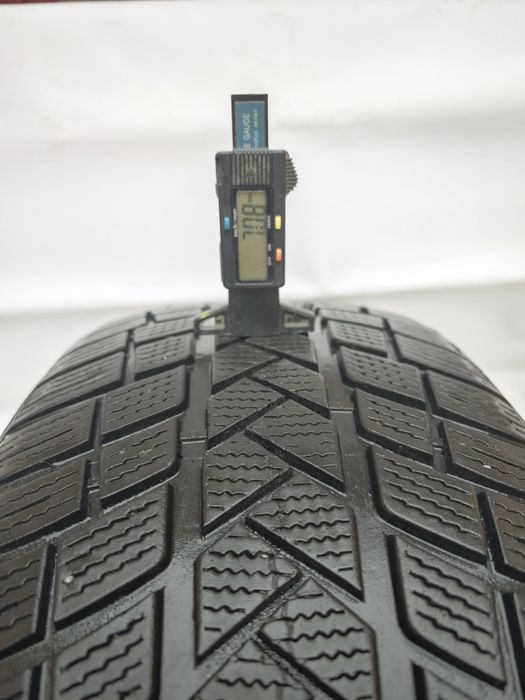 Anvelope 245/45/19 iarna Vredestein