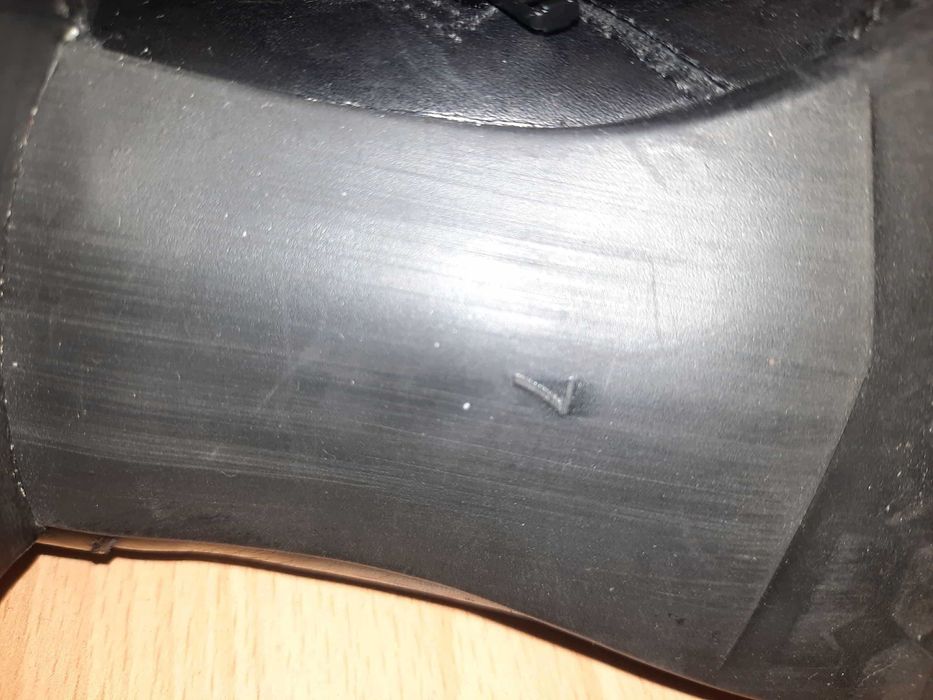 Caprice, елегантни боти от естествена кожа