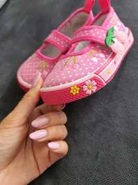 Обувчици за момиченце