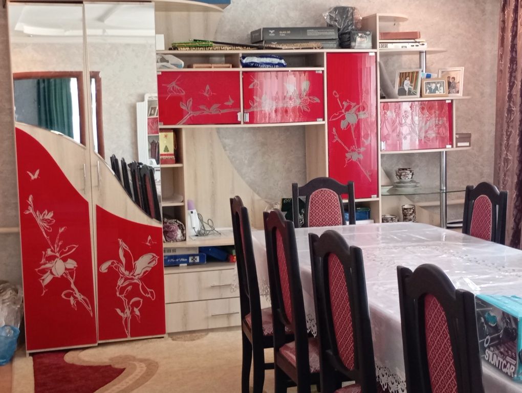 Продам стенку в хорошем состоянии