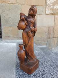 Красива Дърворезба Жена с Делви Ренесанс