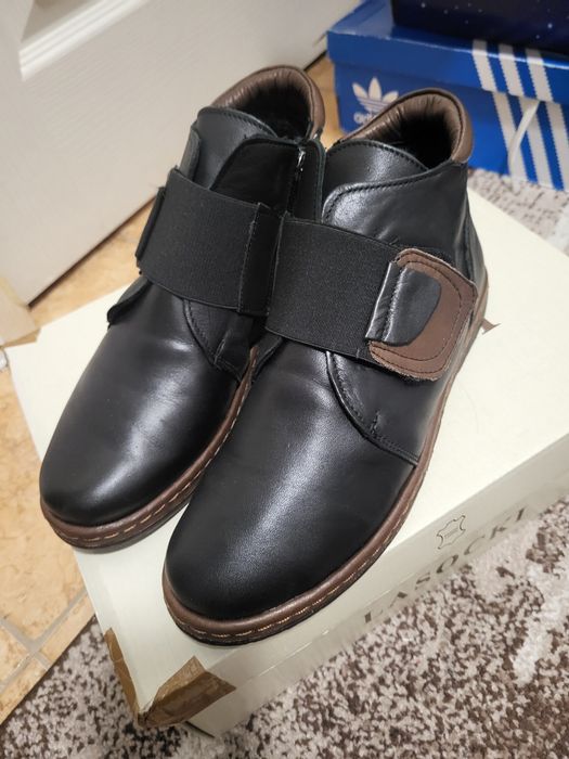 Vand ghetuțe piele naturala