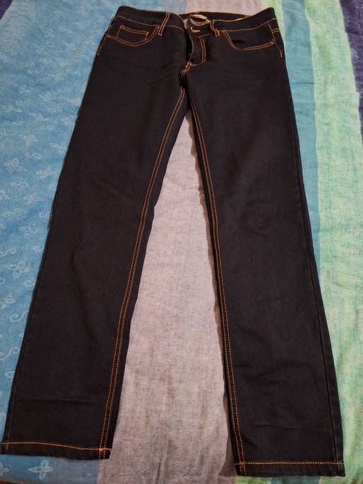 Дънки дамски, Skinny