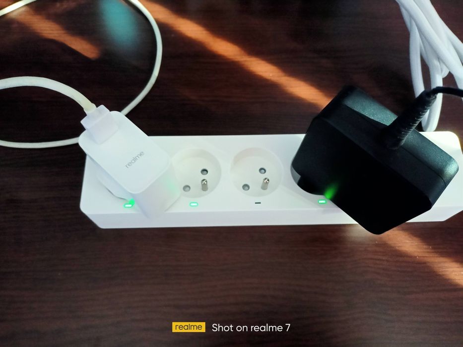 LSC Smart Connect смарт разклонител 4 гнезда