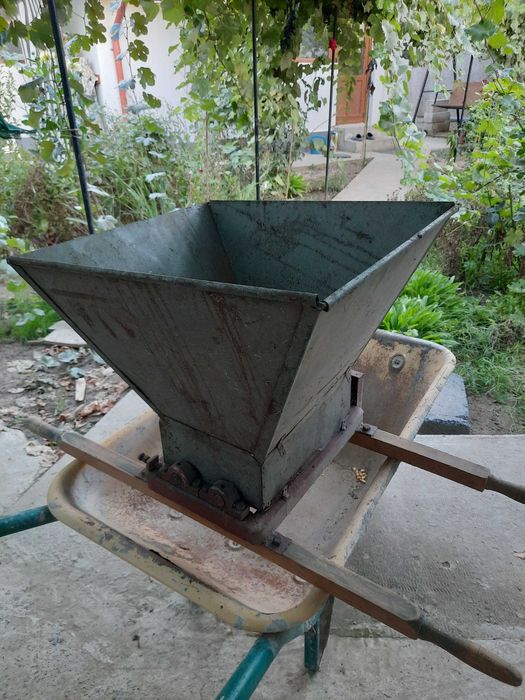Teasc/ Presă pentru struguri 100 litri