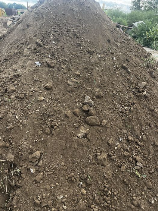 Vand pamant negru , galben, sau de umplutura