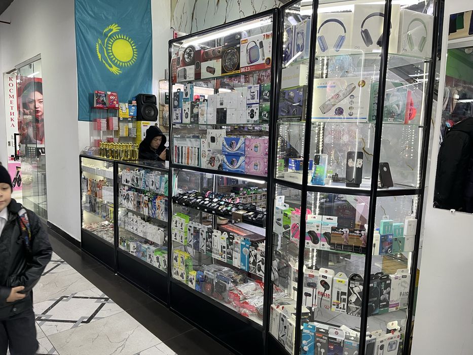 Ветрина стекляная