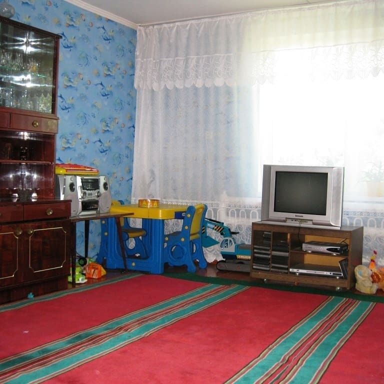 Продам 2-х этажный дом-дачу по дороге в г.Иссык (Есик) 40км от Алматы