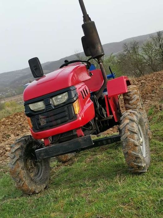 Tractor Baisan 18 CP 4x2 dotat cu freză 120 cm și plug si cositoare.