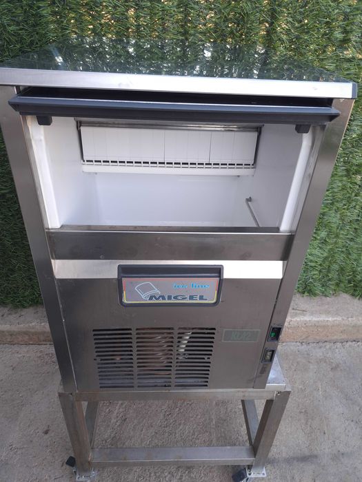 Професионален Ледогенератор Icematic Е.35