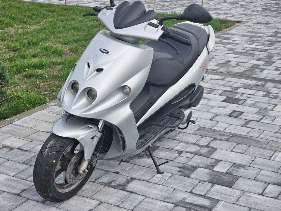Vând malaguti 250cc  sau schimb bicicleta electrica/tractoras gazon