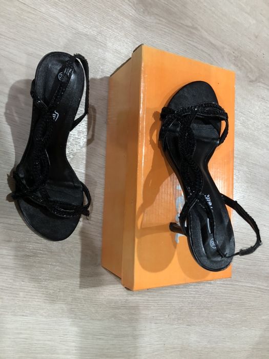 Дамски сандали с пайети 36 номер