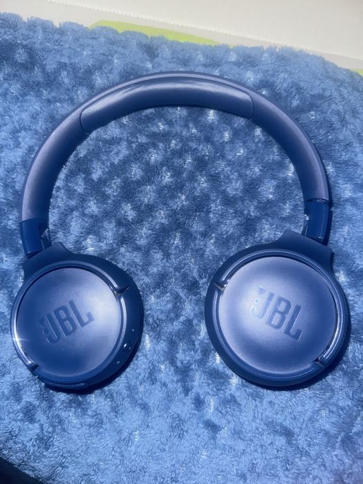 Наушники JBL хорошие