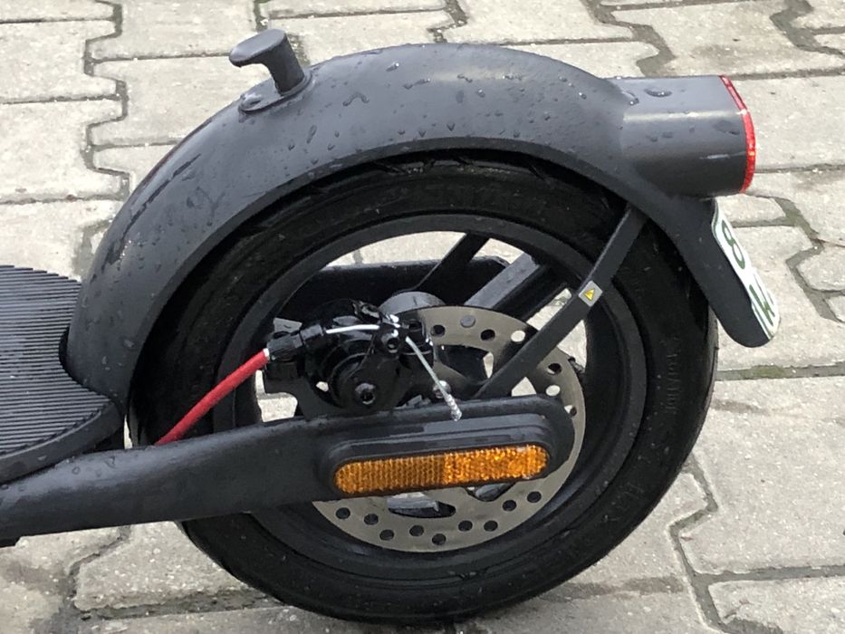 Vând trotineta electrica Navee V50i