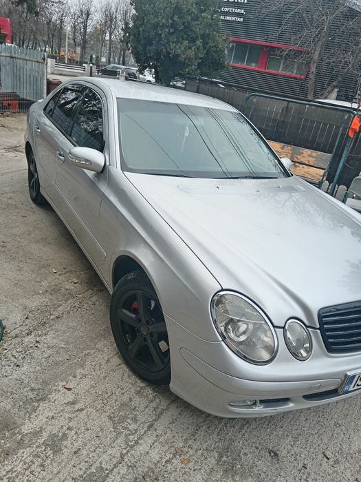 Vand sau schimb mercedes w211