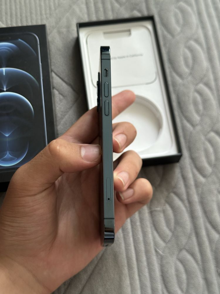 iPhone 12 pro 256гб в отличном состоянии