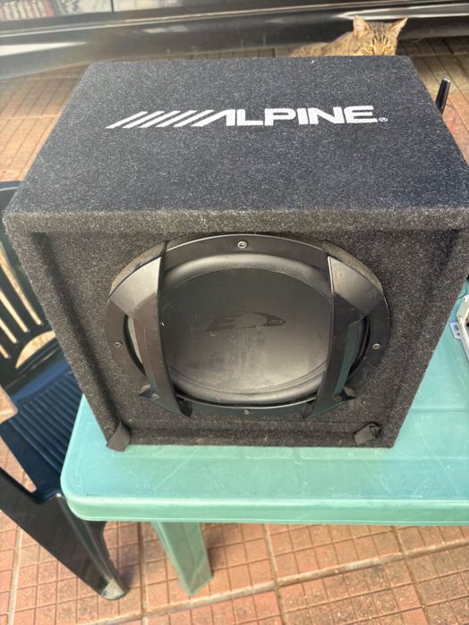Бас каса ALPINE с усилвател BLAUPUNKT