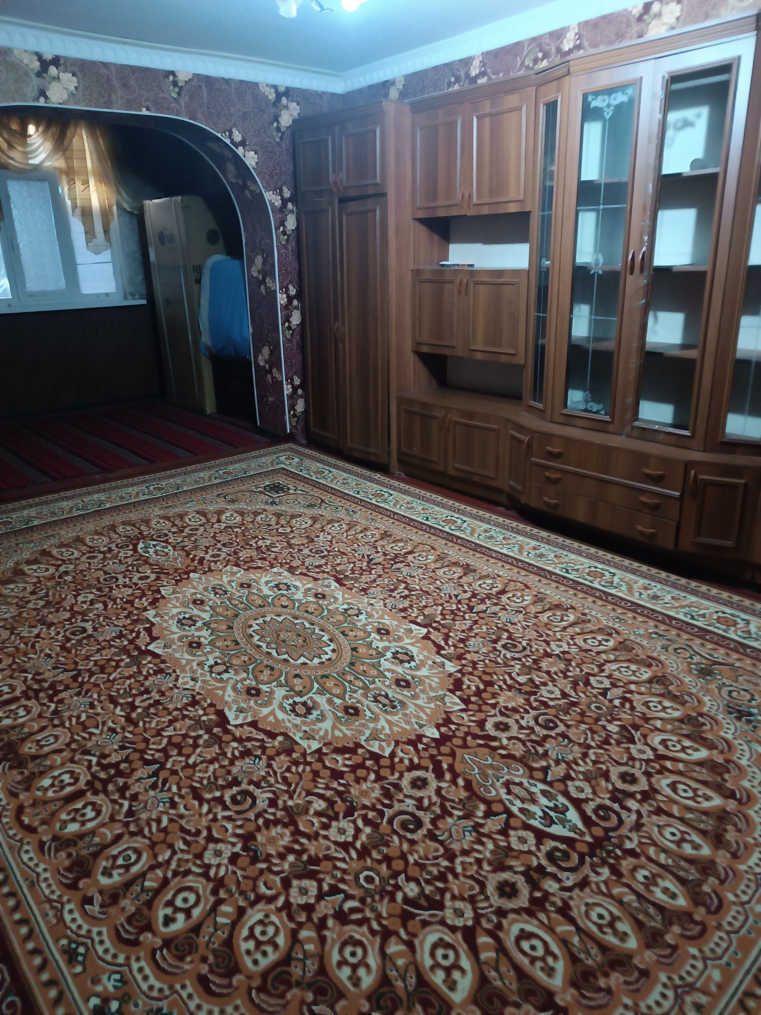 Срочно сдаётся квартира двухкомнатная трёх сделанные без маклера