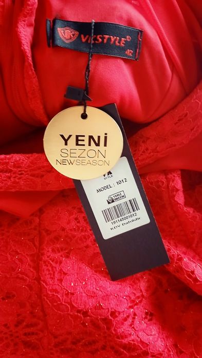 Официална червена рокля нова с етикет