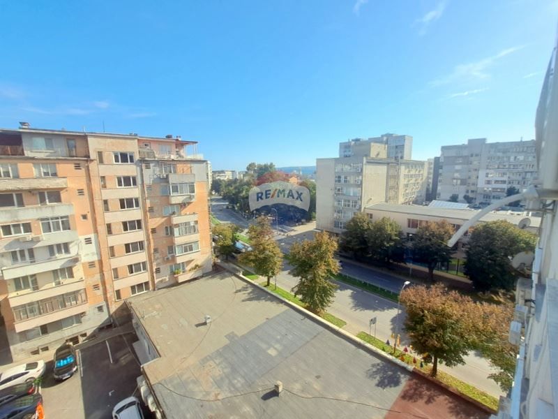 Дава се под наем Двустаен апартамент в Варна, Лятно кино Тракия - 52 кв.м за 433.5 € - Снимка #12