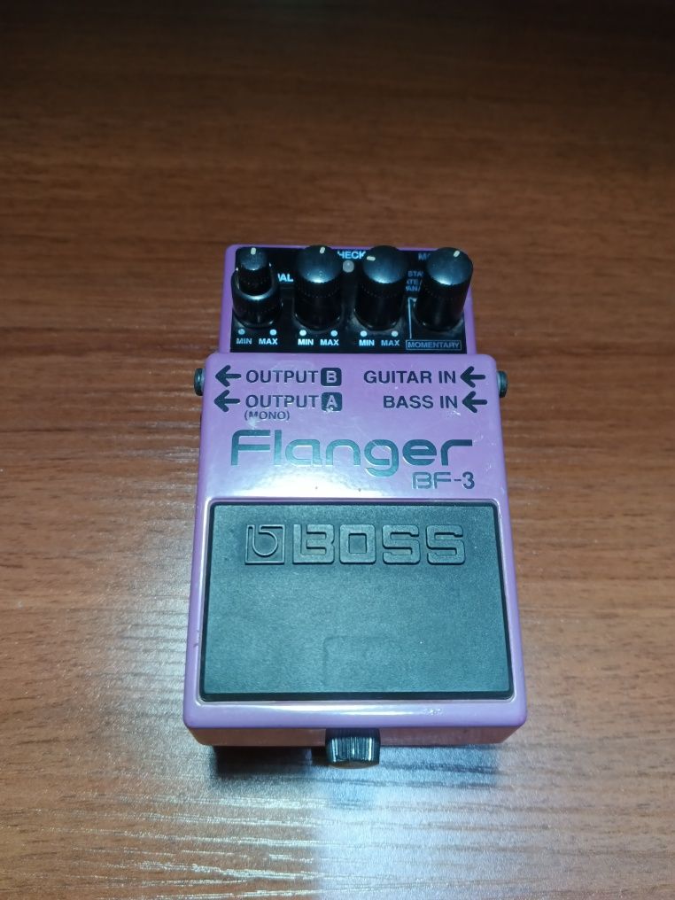 BOSS BF-3 Flanger для электрогитары и бас гитары
Бре