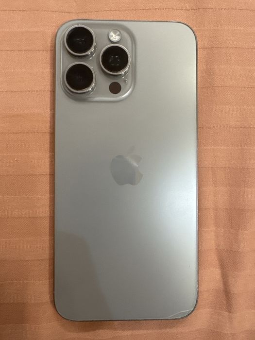 iphone 15 promax 256 gb батарейка 83%
