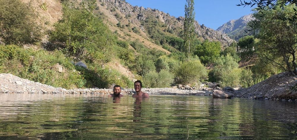 Катта дача сотилади, таёр бизнес.