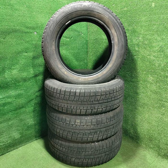 Продам Шины зимний комплект 215/60 R17 Bridgestone revo GZ год 2016