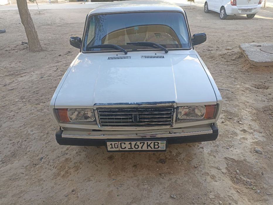 Ваз2107 сотилади