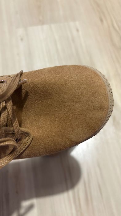 Нови кафяви обувки