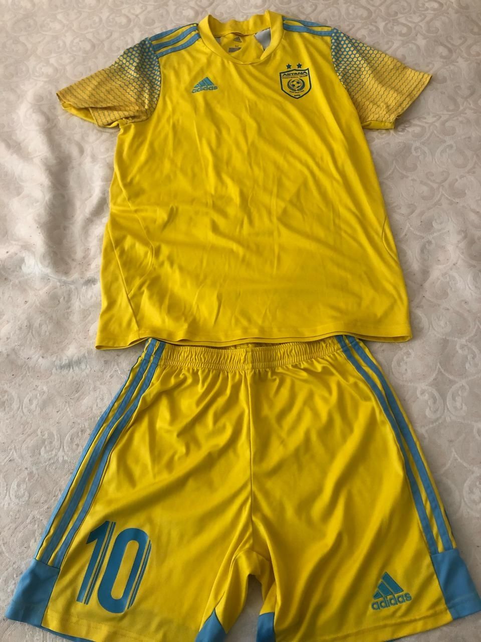 Продам футбольную форму Fc Astana