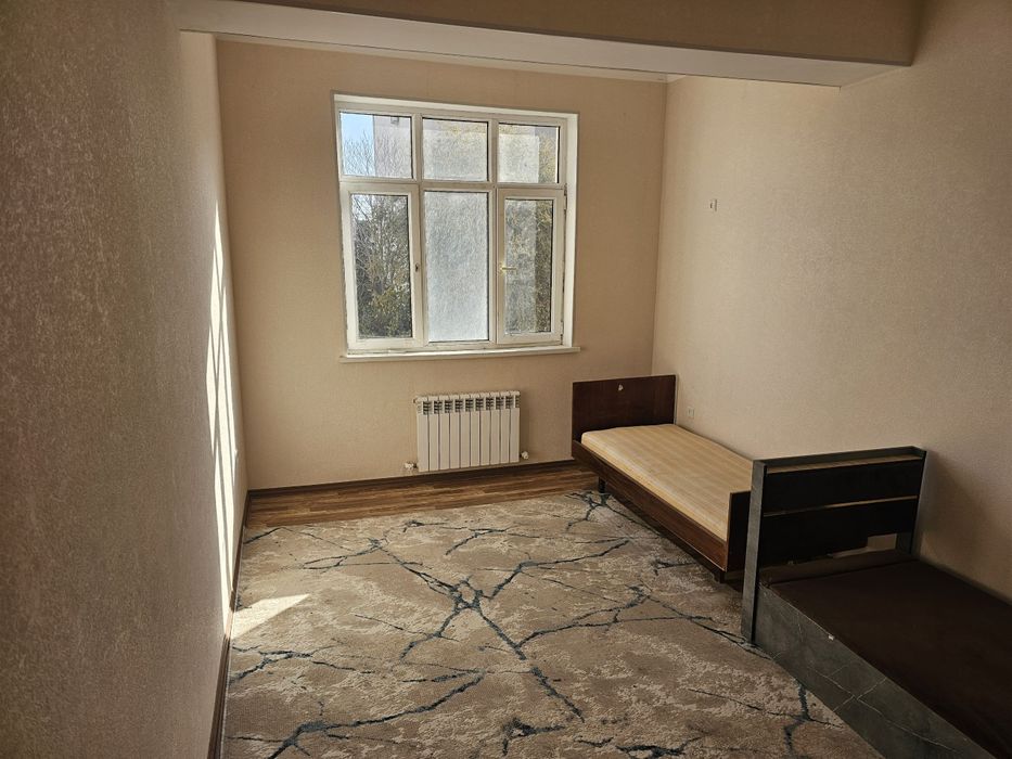 3 хонали квартира,26 мактаб йонида