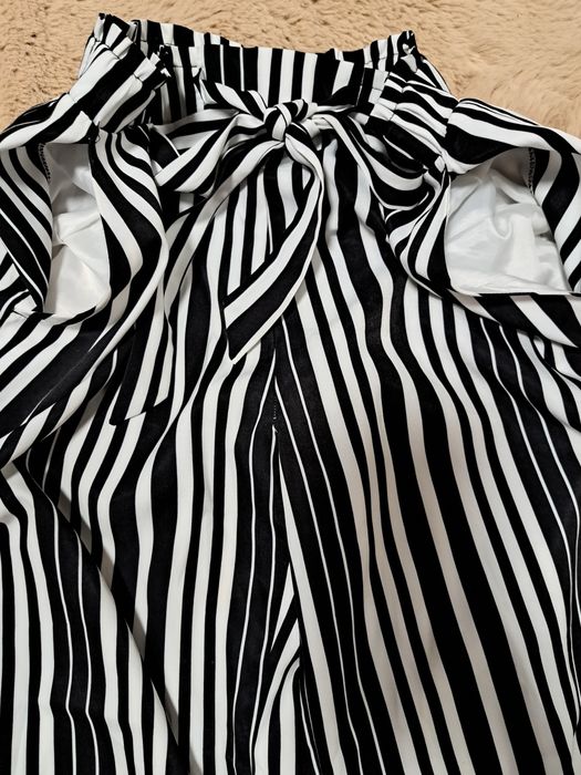 Pantaloni de vara Stradivarius xs