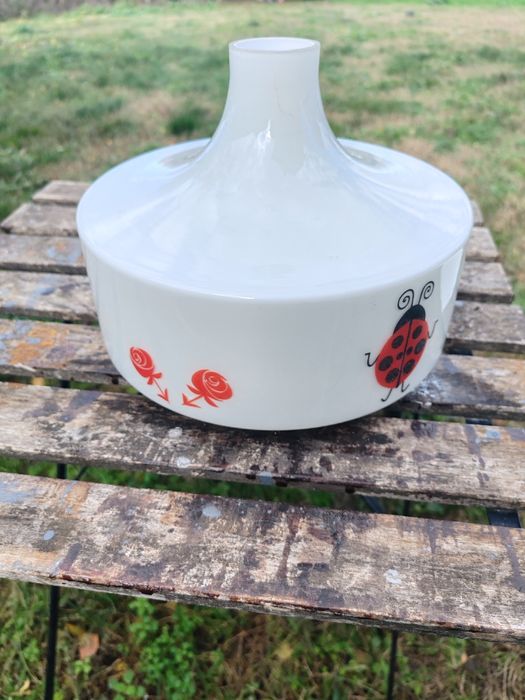 Месомелачка, огледало, касичка, статуетка