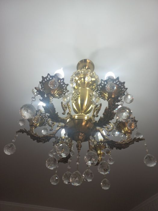 Продам бронзовую люстру