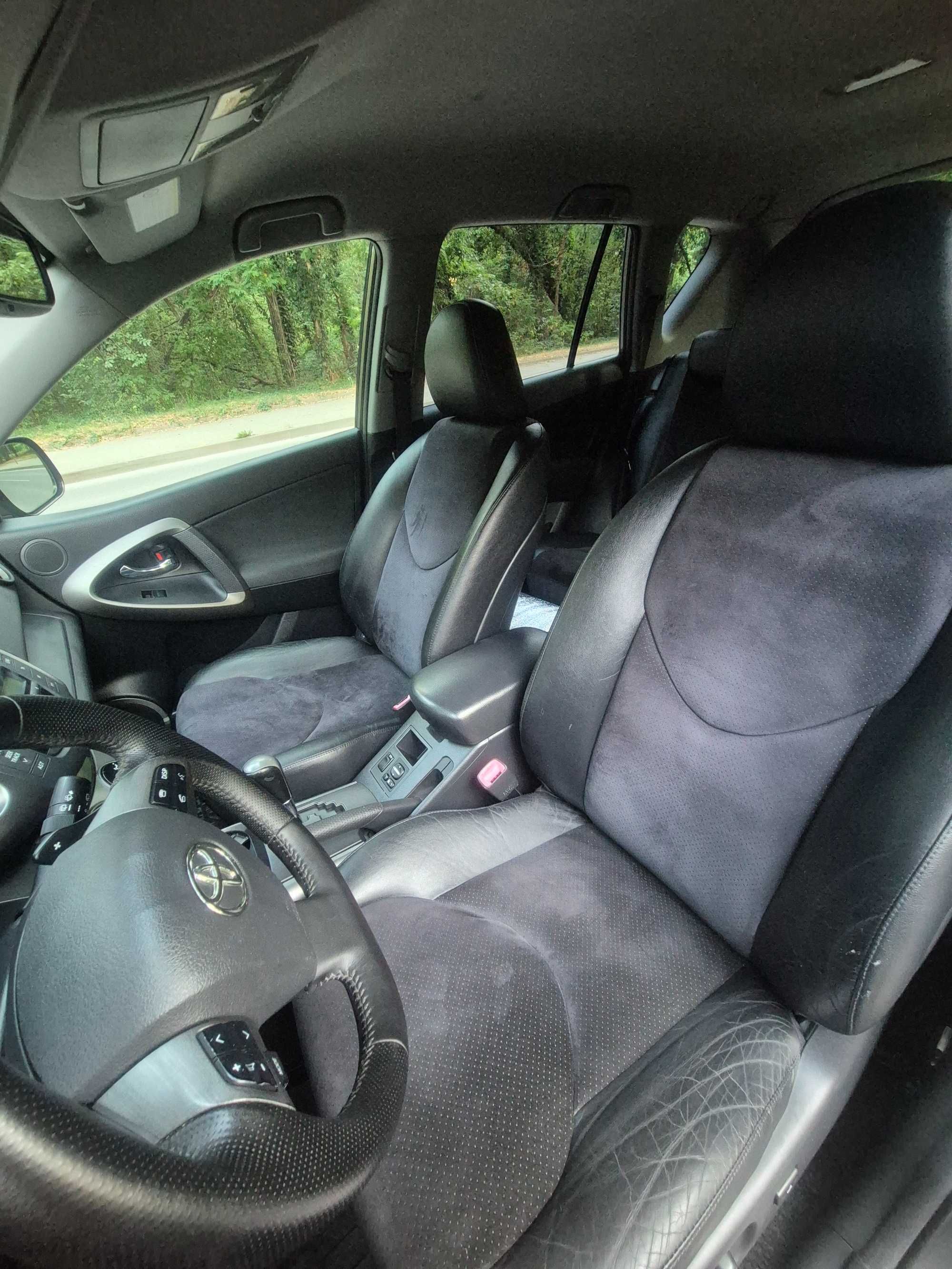 Toyota RAV 4 -2010Г пълна сервизна история