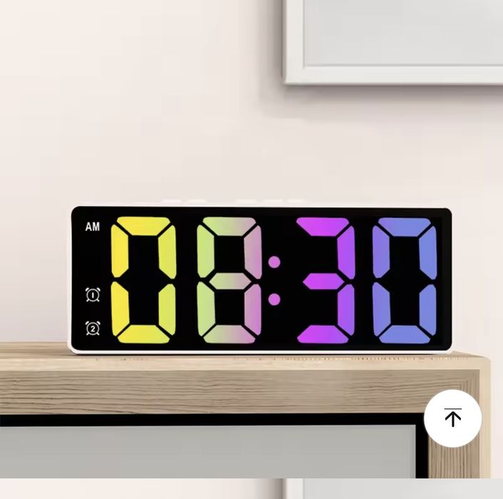 Vând ceas de masă led color ,cu alarme