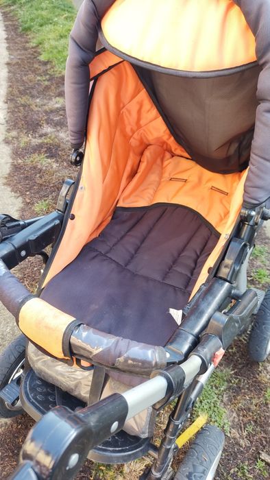 Cărucior tip sport sau și landou