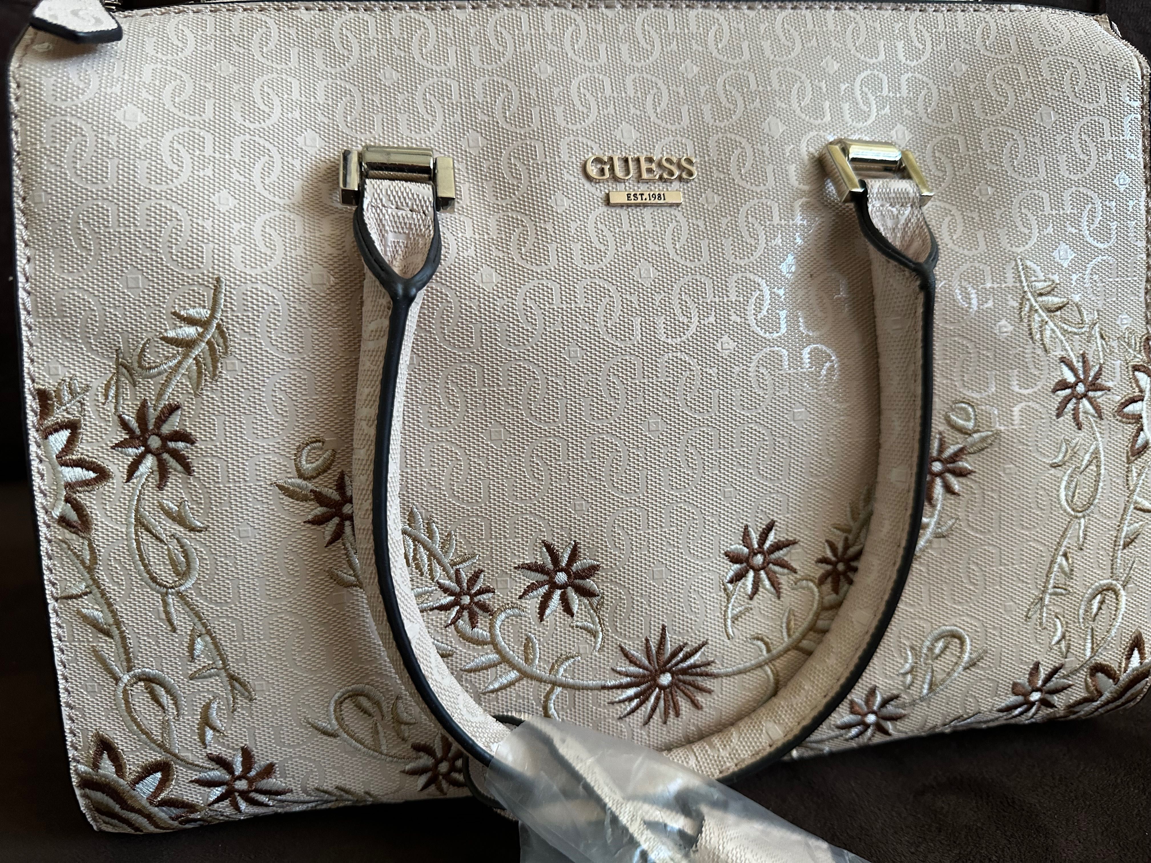 Дамска чанта Guess