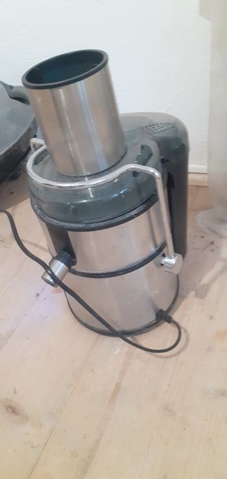 De Vinzare Storcator Fructe( Folosit-Ca Nou )