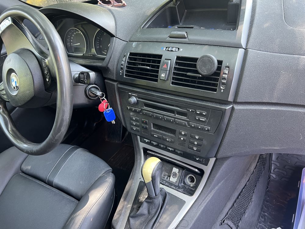 BMW X3, Cutie automata