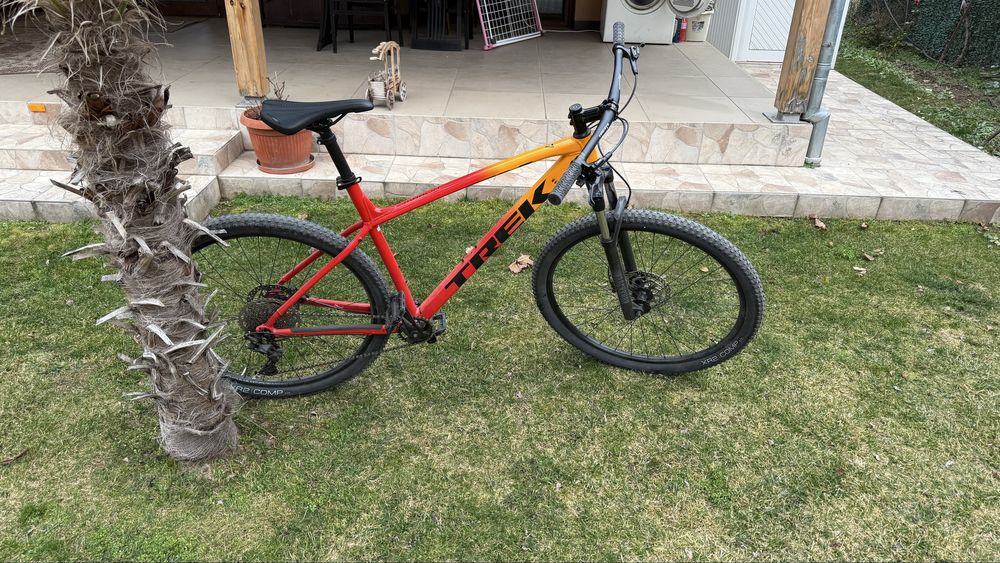 TREK MARLIN 7   2023