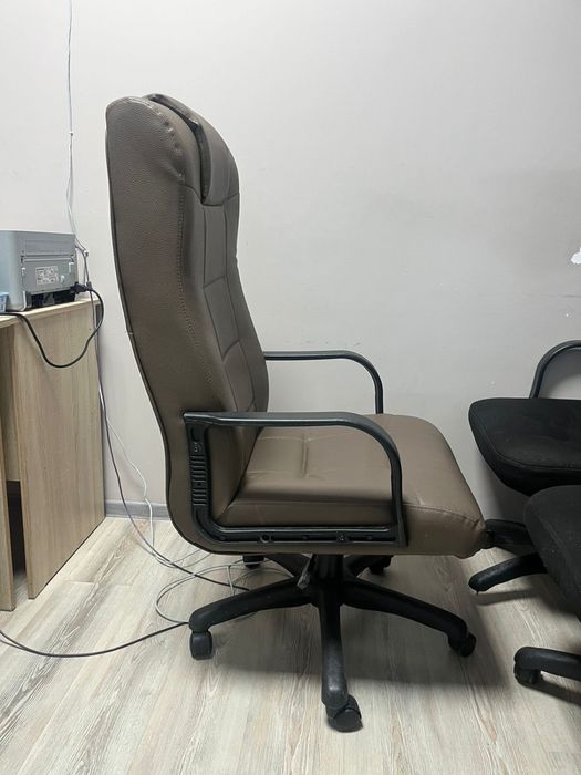 Продам Офисное кресло