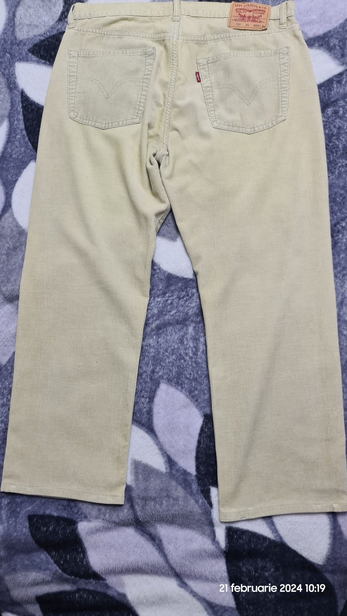 Blugi raiati, LEVI'S, Originali,modelul 751,culoare bej